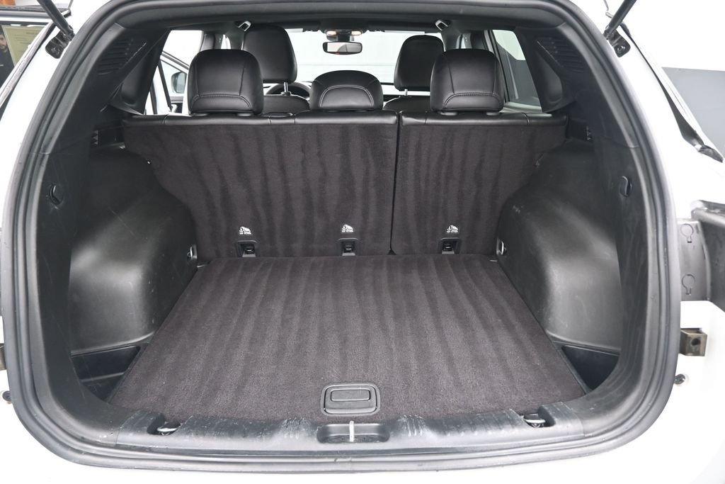 Used 2024 White Jeep Trailhawk image 14