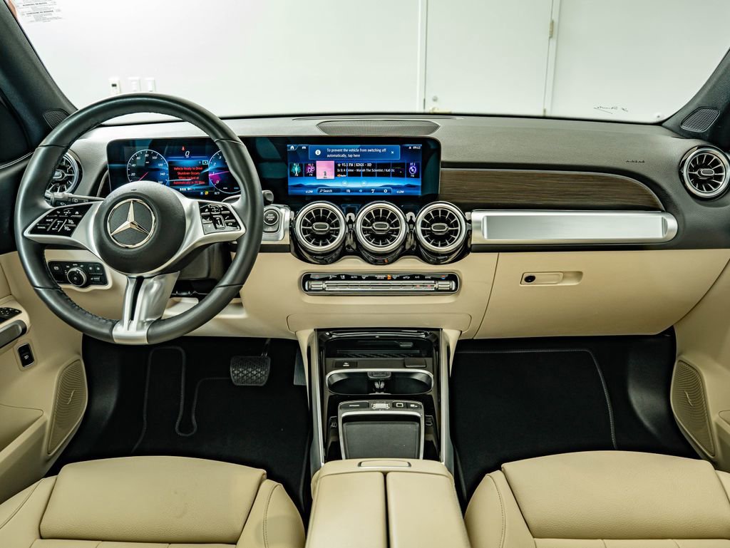 Certified Used 2026 Polar White Mercedes-Benz GLB 250 image 31
