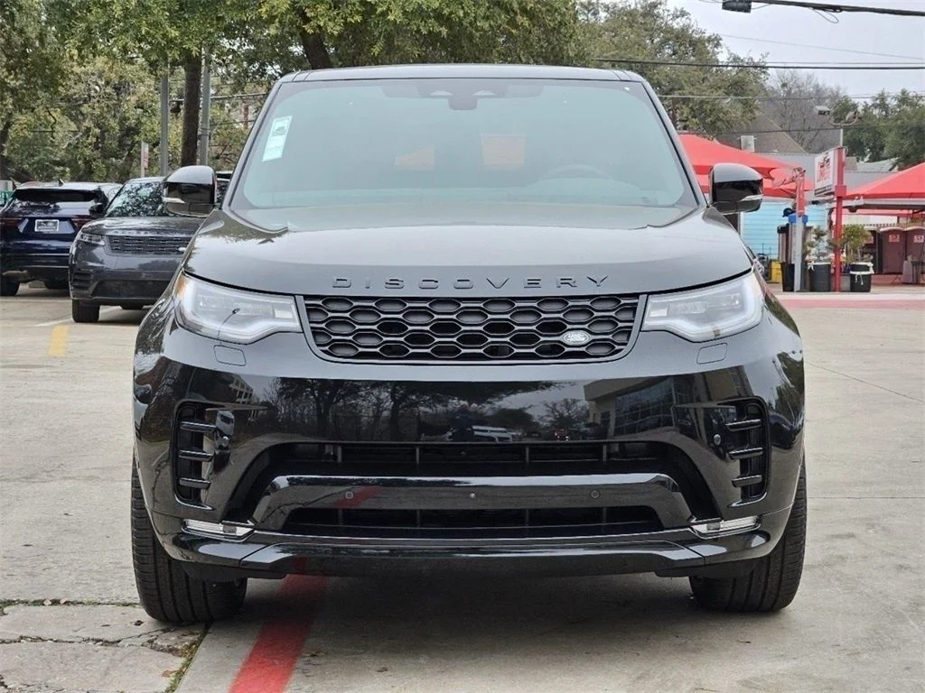 Used 2025 Black Land Rover Dynamic SE image 6