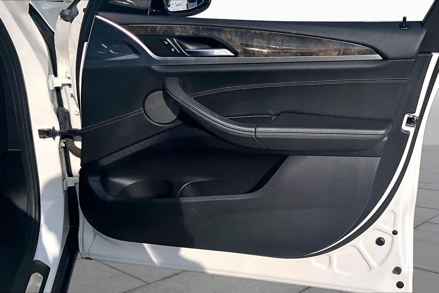 Used 2019 Alpine White BMW sDrive30i image 24