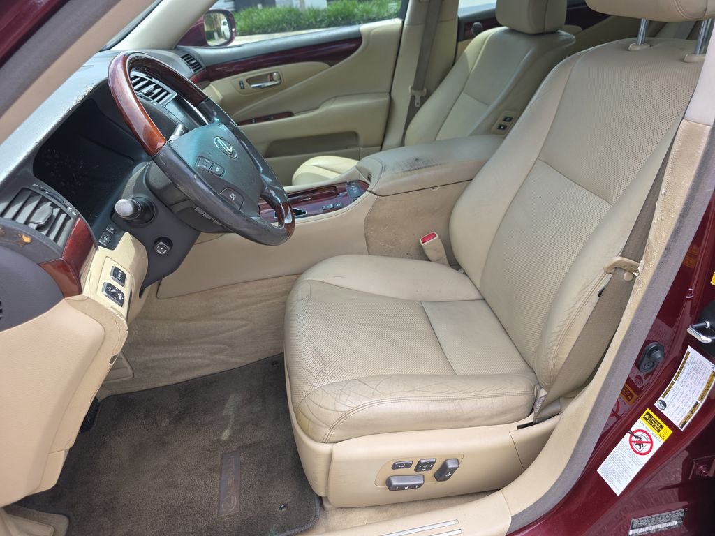Used 2008  Lexus 460 image 9