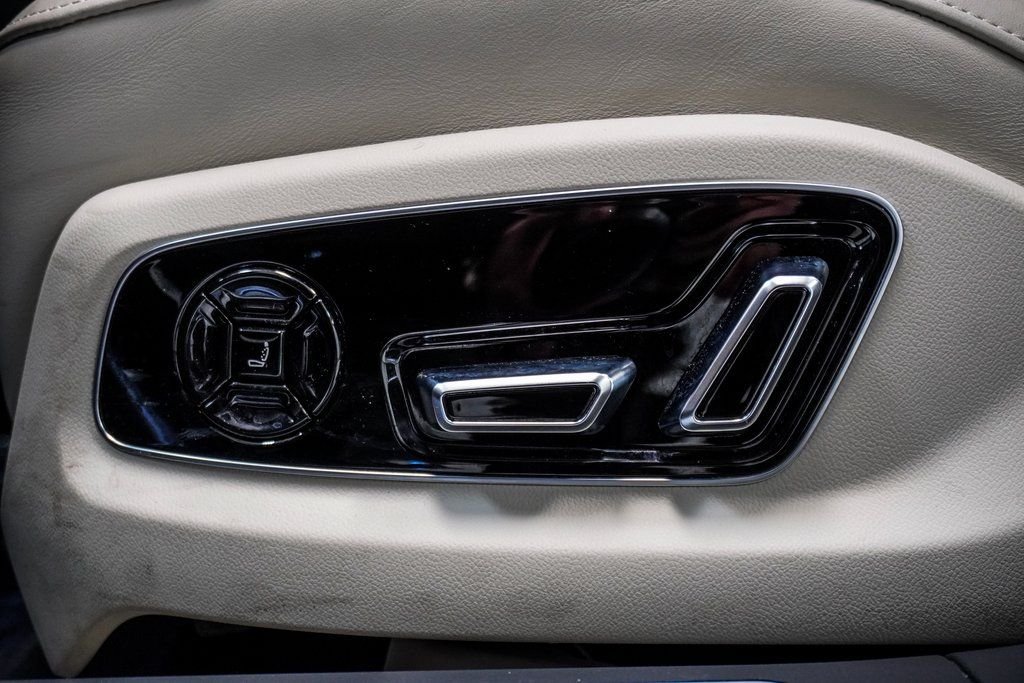 Used 2022 Blue Audi L 55 image 19