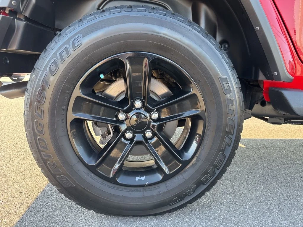 Used 2021 Red Jeep Unlimited Sahara Altitude image 12