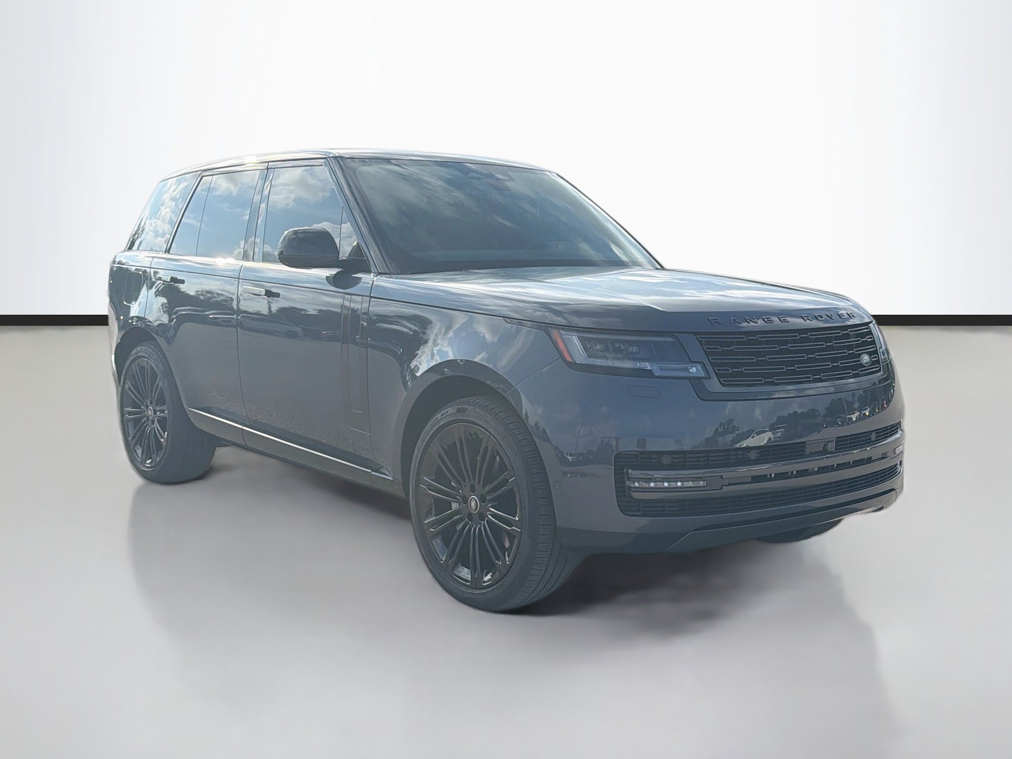 Used 2025 Gray Land Rover SE image 7