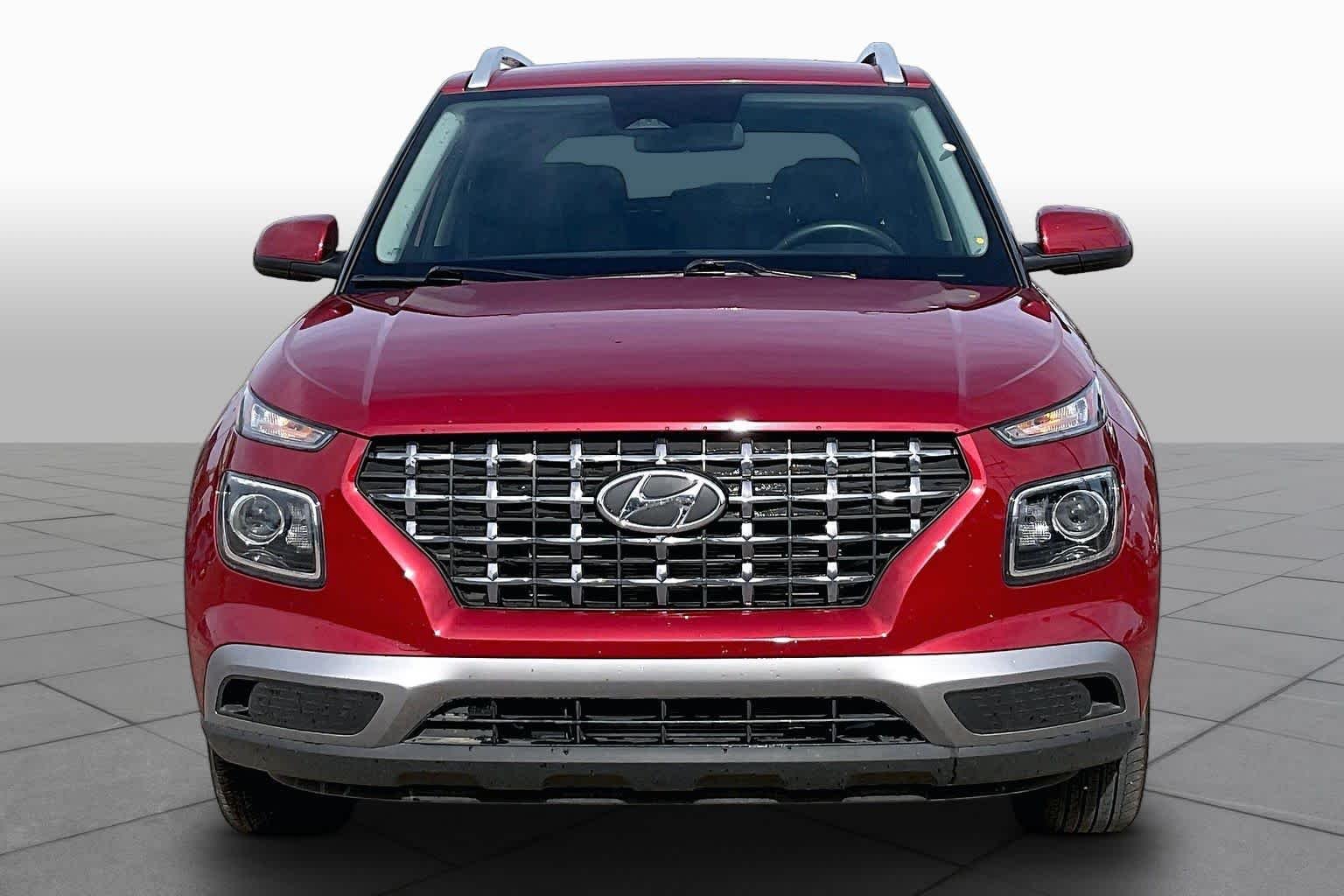 Used 2025 Red Hyundai SEL image 4
