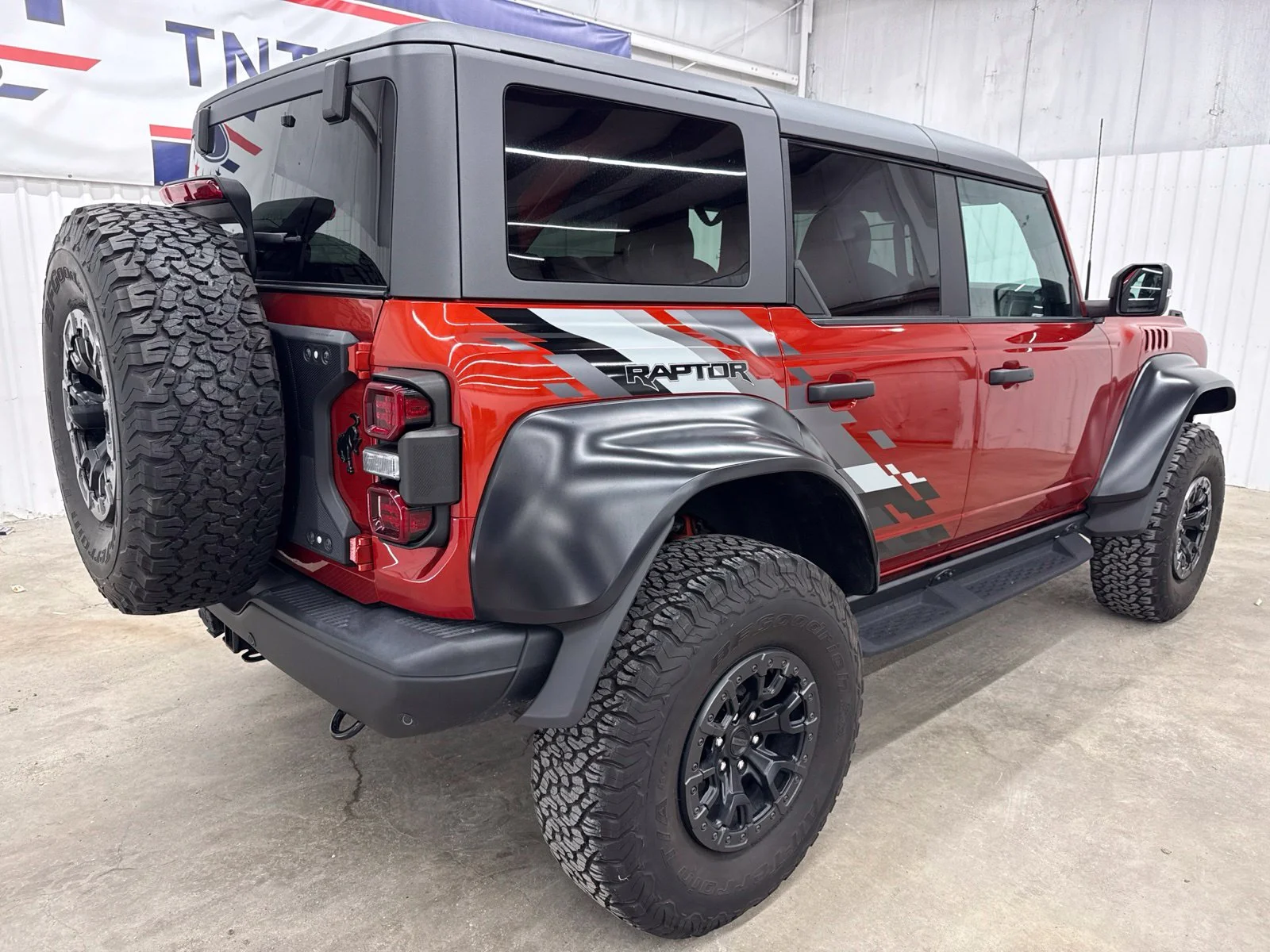 Used 2022 Red Ford Raptor image 8