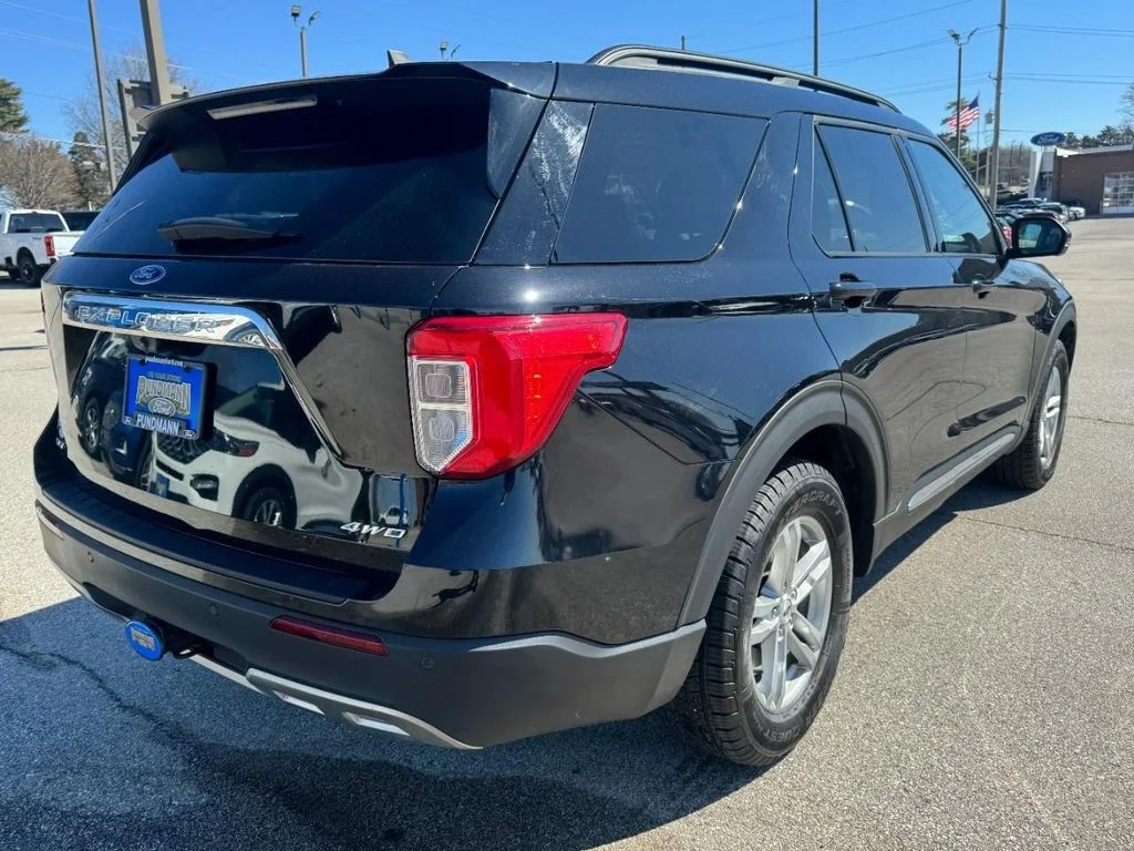 Used 2023 Agate Black Metallic Ford XLT image 3