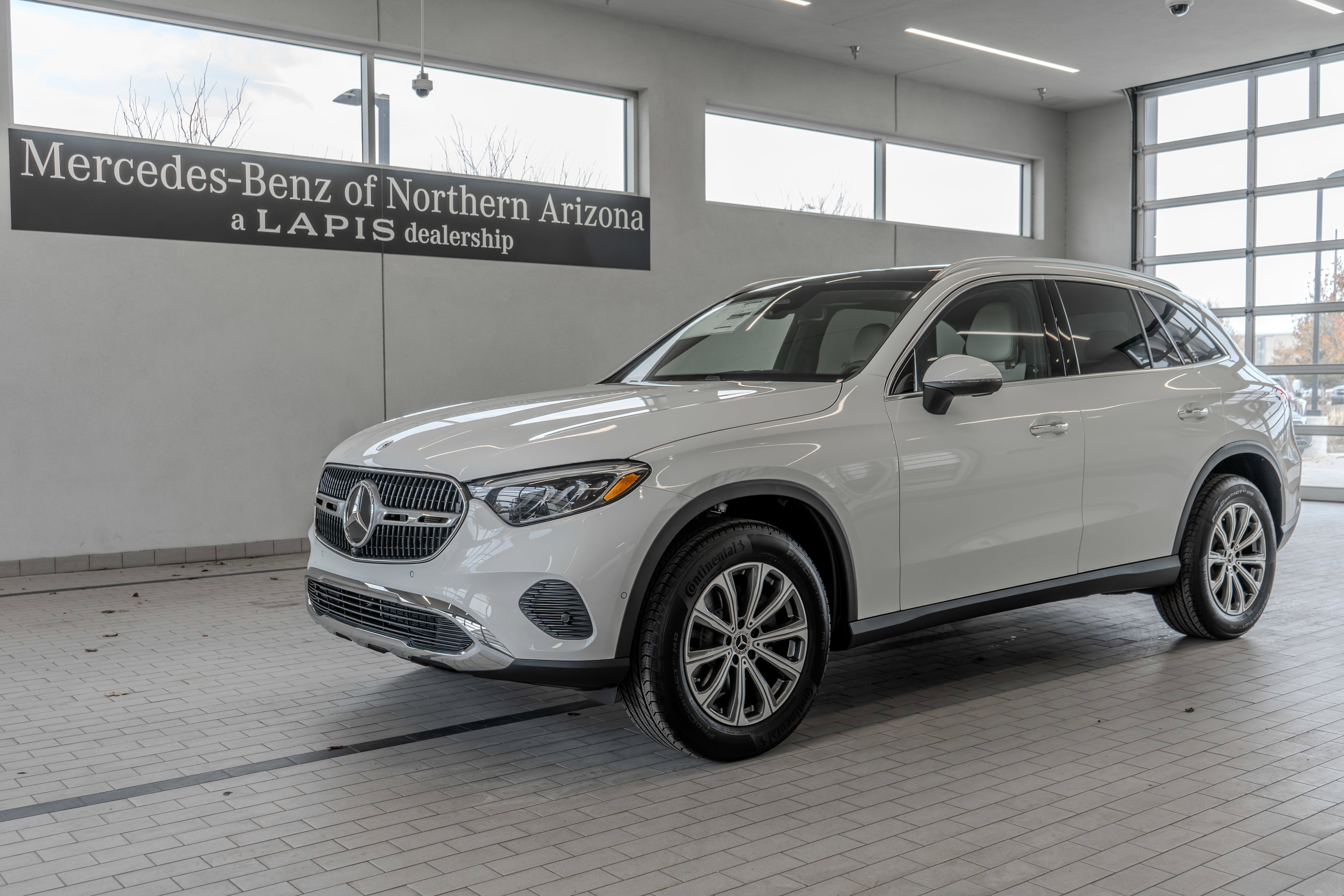 New 2026 Polar White Mercedes-Benz GLC 300 image 38