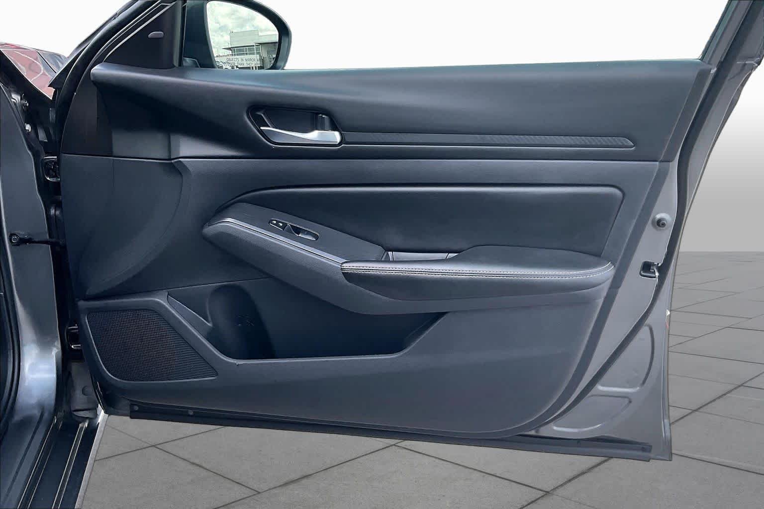 Used 2025 Gun Metallic Nissan SV image 22