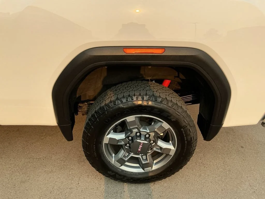 Certified Used 2025 Summit White GMC SLE image 26