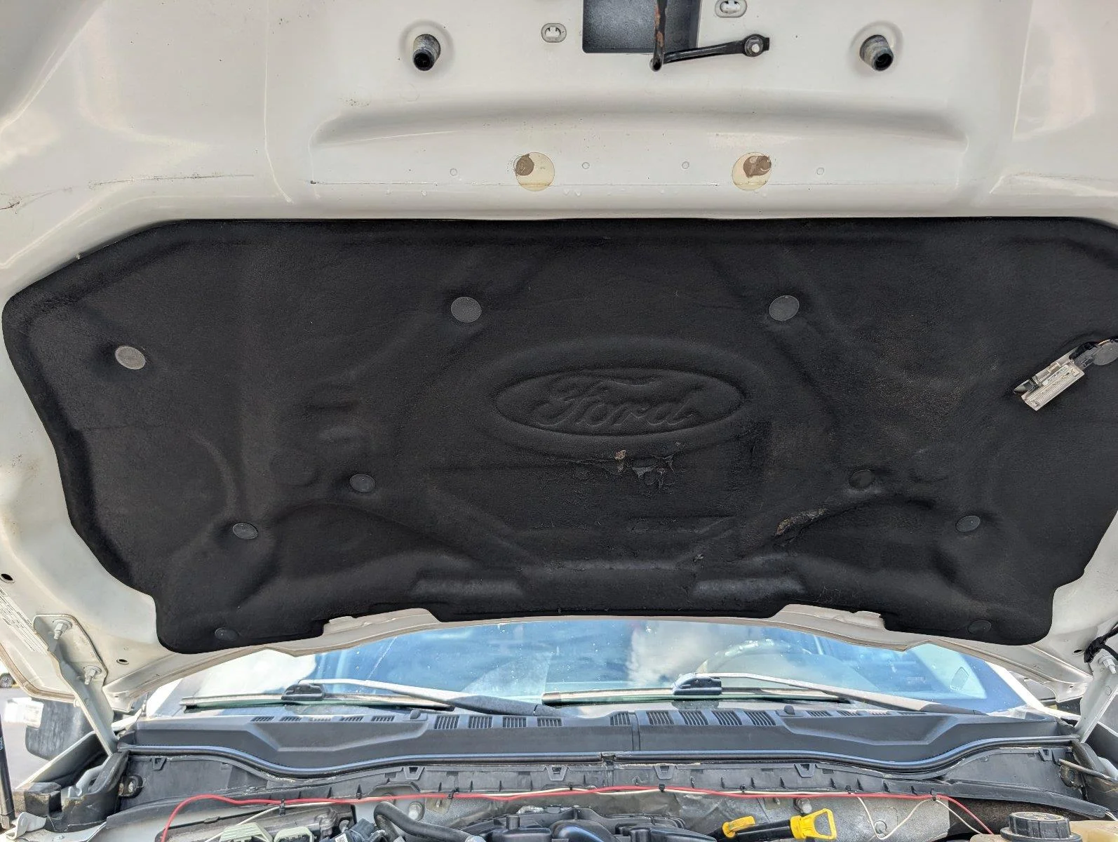 Used 2017 White Platinum Metallic Tri-Coat Ford Lariat image 36