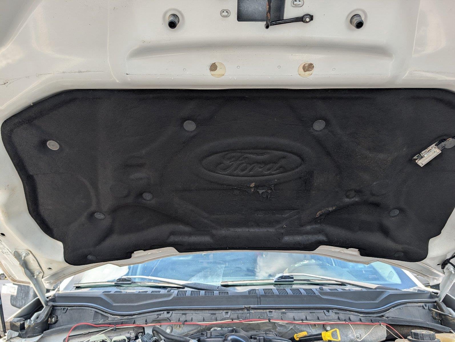 Used 2017 White Platinum Metallic Tri-Coat Ford Lariat image 36