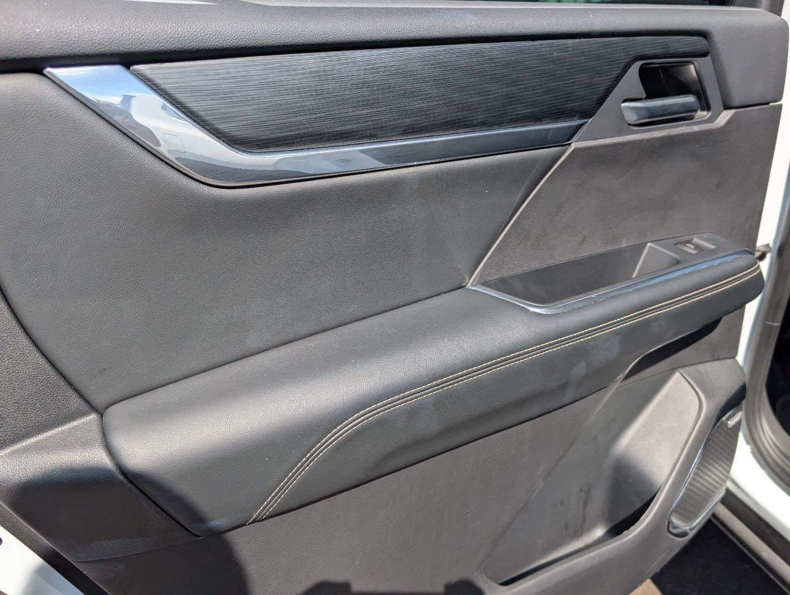 Used 2026 Summit White GMC Elevation image 35