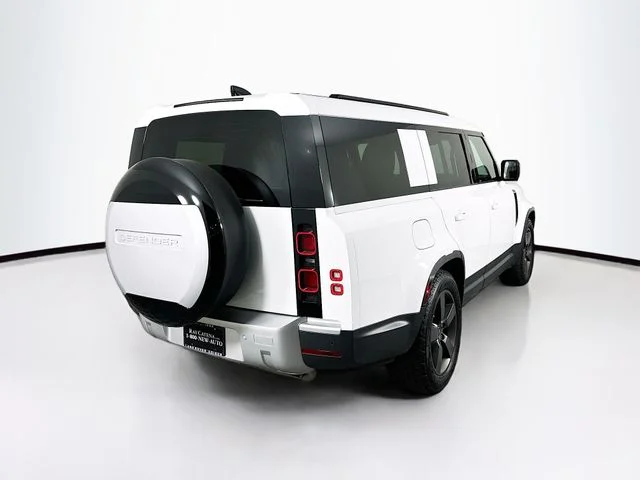 Certified Used 2025 Fuji White Land Rover S image 5