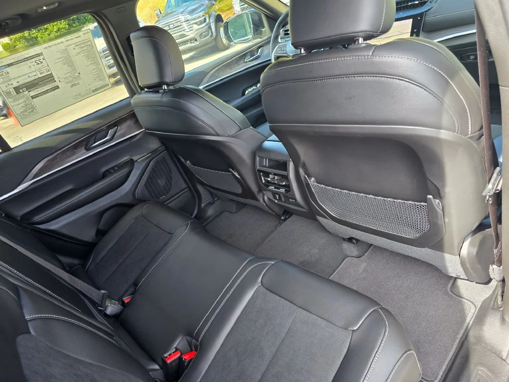 New 2027 Gray Jeep Laredo Altitude image 26