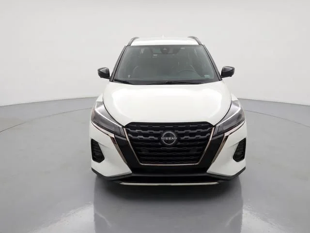 Used 2024 White Nissan SR image 3