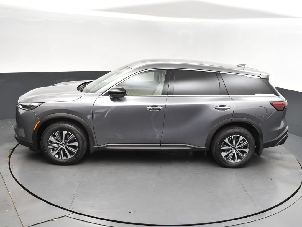 Certified Used 2025 Gray INFINITI PURE image 33