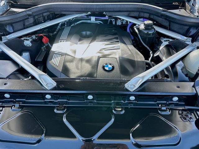 Used 2026 White BMW xDrive40i image 33