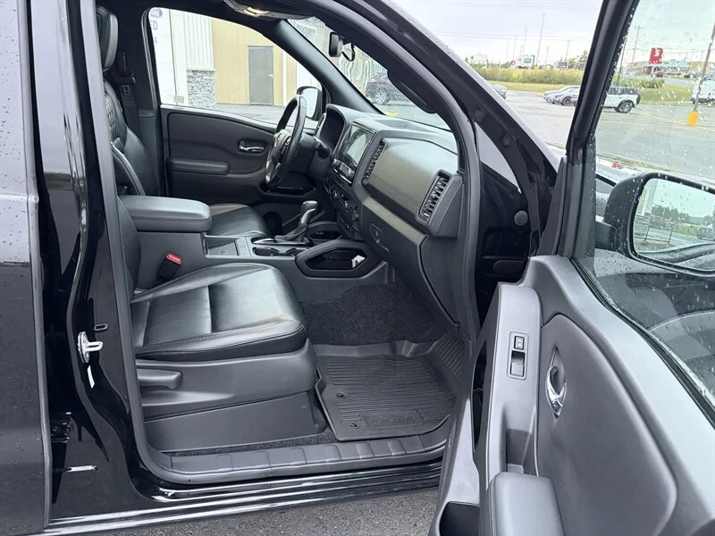 Used 2022 Black Nissan PRO-4X image 5