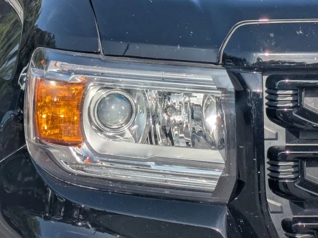 Used 2021 Black GMC Elevation image 10