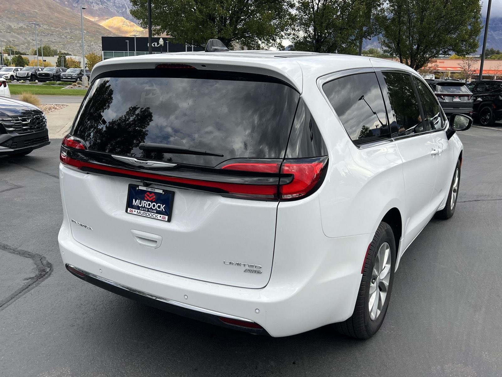 Used 2026 Bright White Clearcoat Chrysler Limited image 15