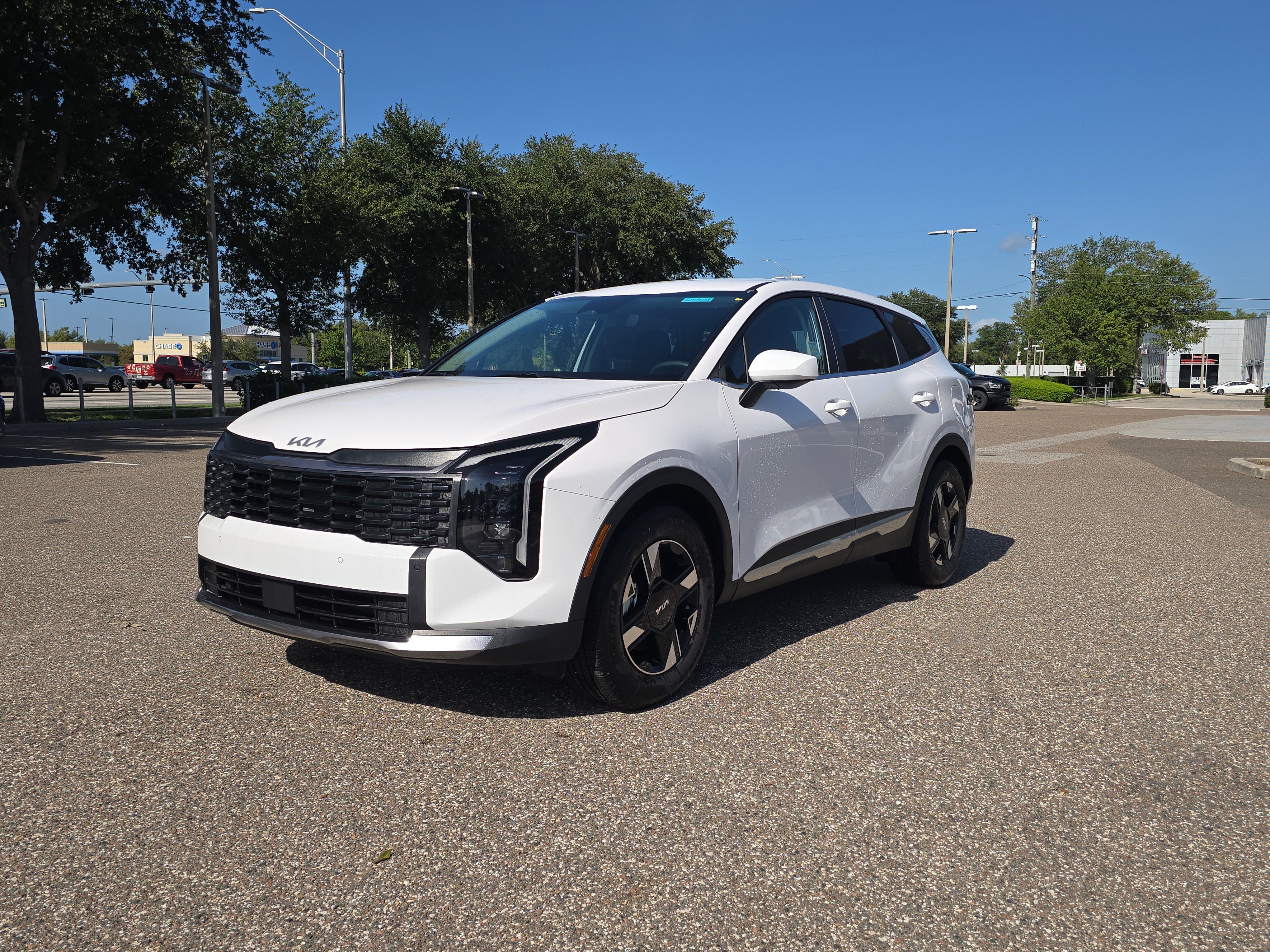 New 2026 Glacial White Kia LX image 4