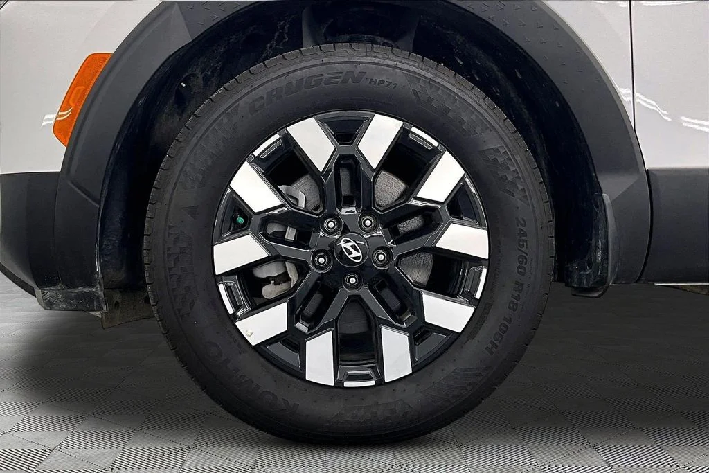 Certified Used 2025 Atlas Hyundai SEL image 9