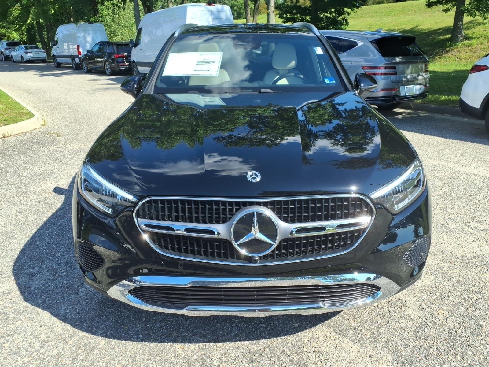 New 2026 BLACK Mercedes-Benz GLC 300 image 2