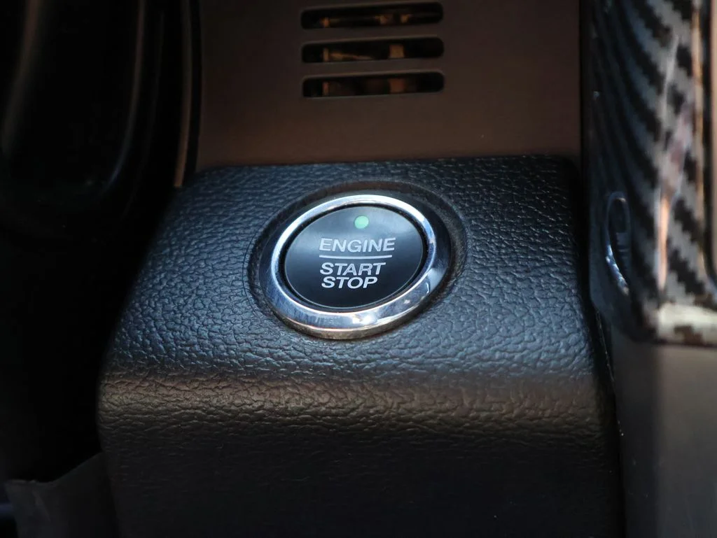 Used 2021 Black Metallic Ford Platinum image 33