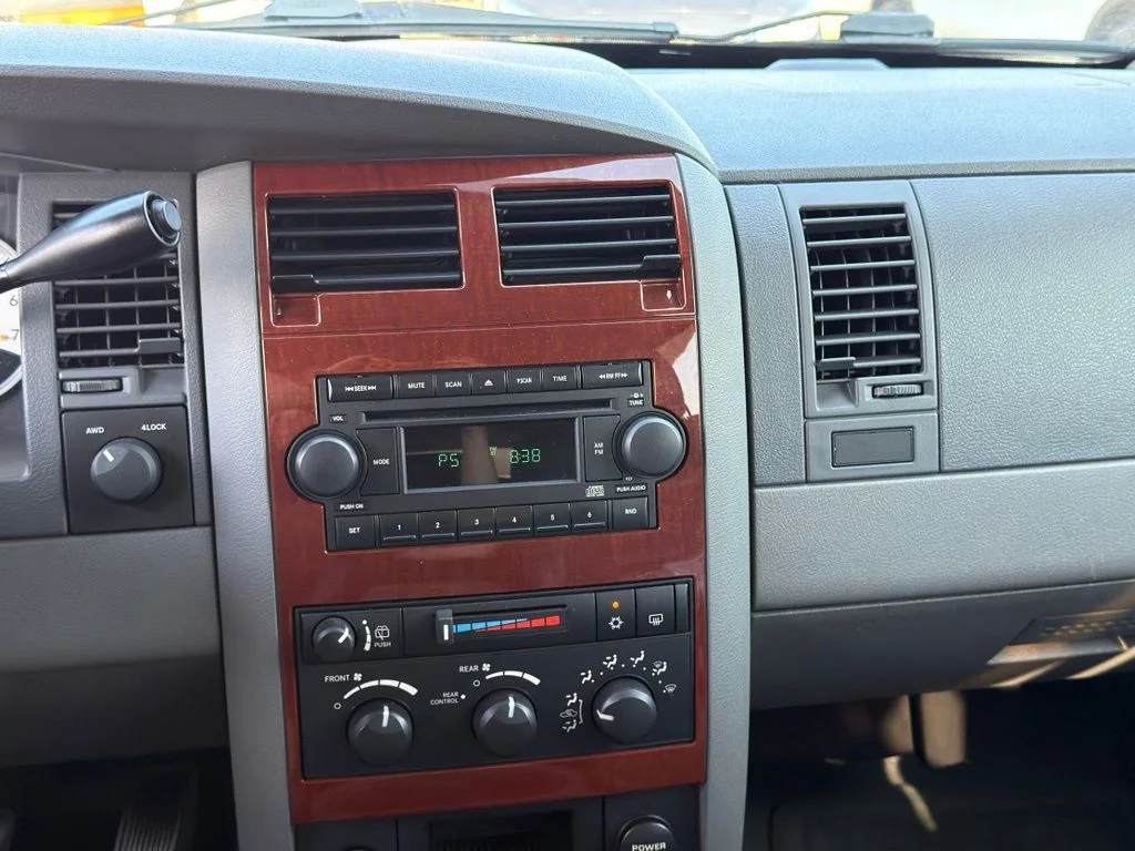 Used 2004 Black Dodge SLT image 34