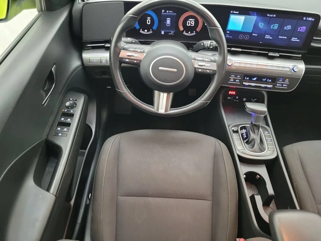 2025 Hyundai Kona SEL - Photo 12