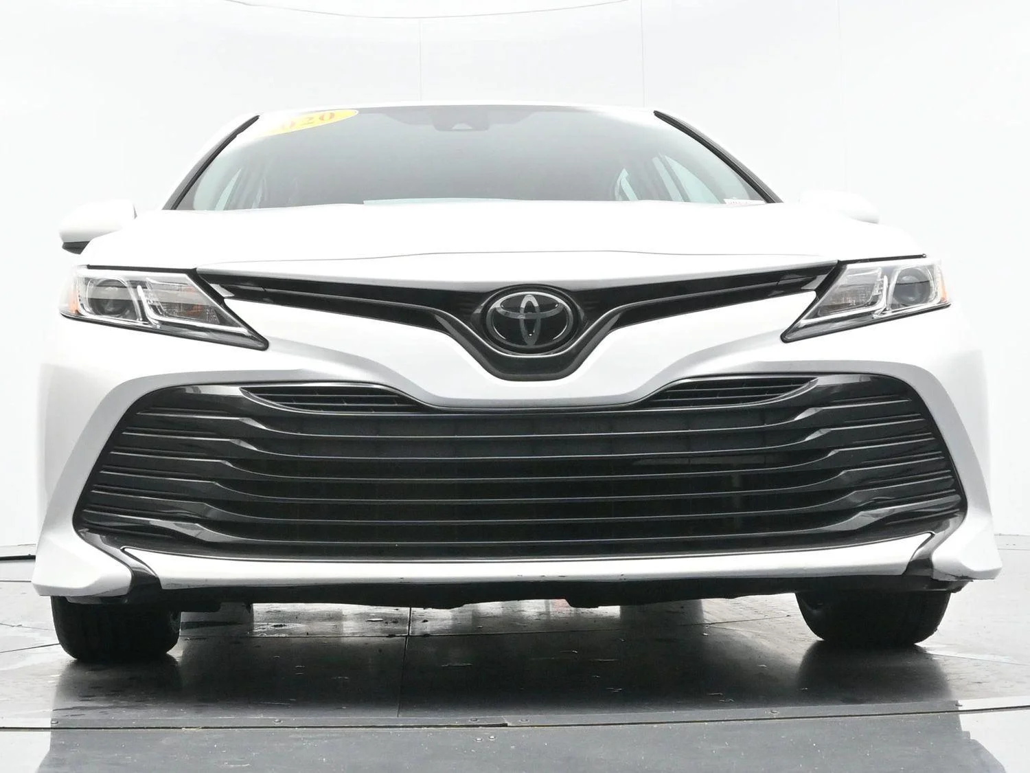 Used 2020 Super White Toyota LE image 36