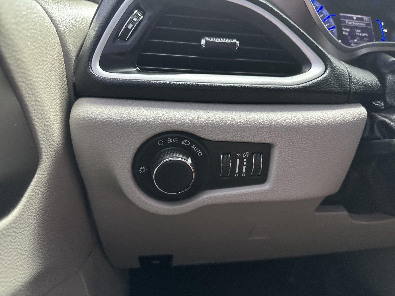 Used 2022 Bright White Clearcoat Chrysler LX image 19