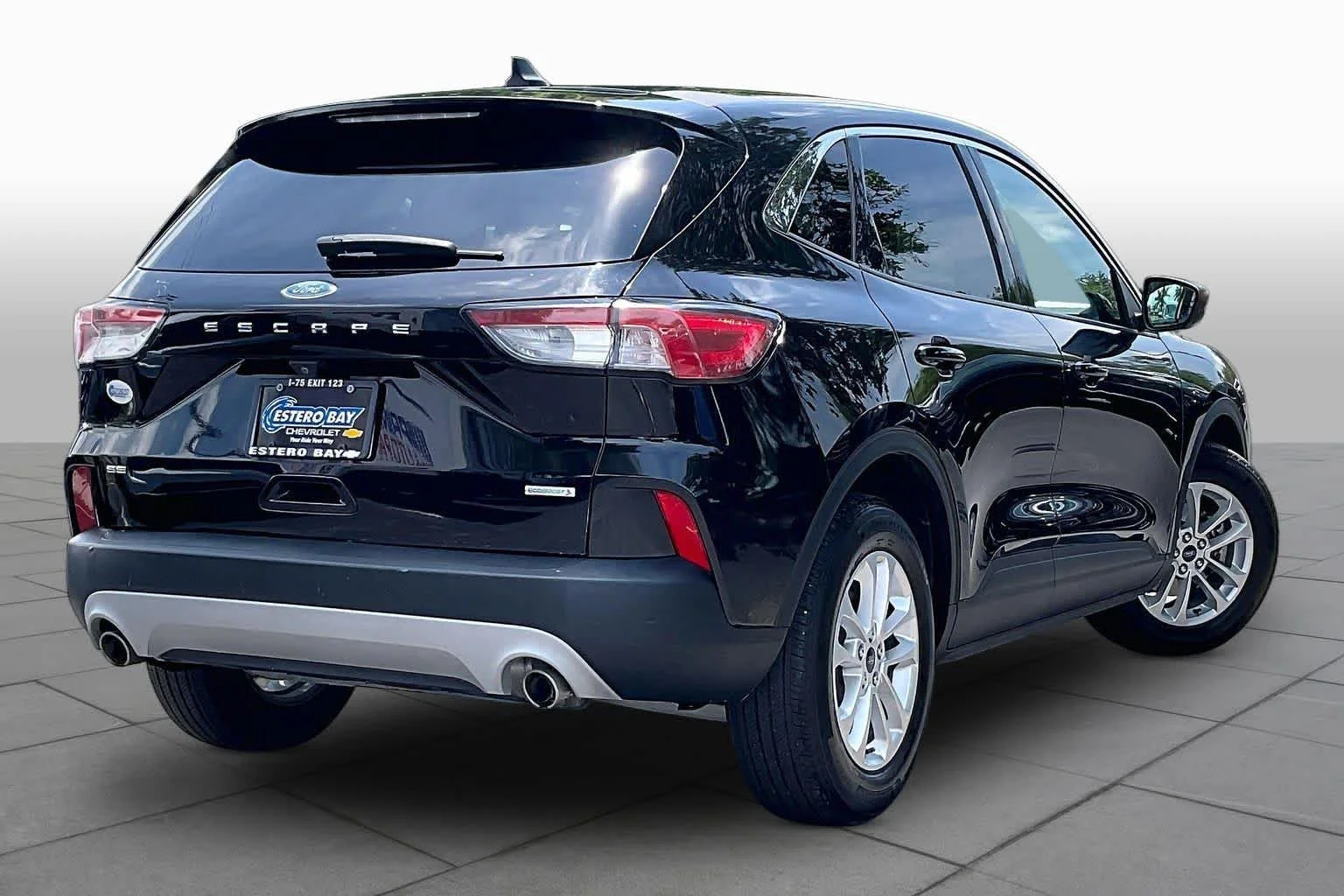 Used 2021 Agate Black Metallic Ford SE image 14
