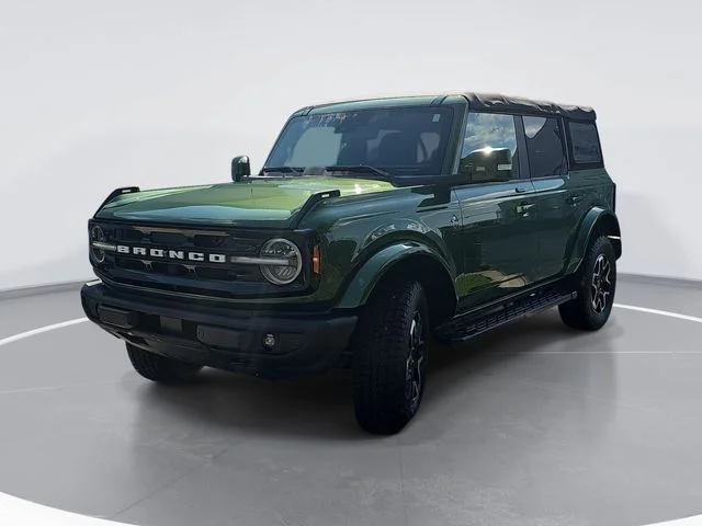 Used 2022 Green Ford Outer Banks image 7