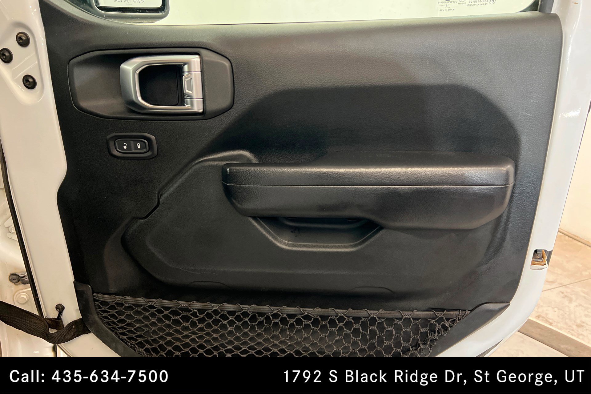 Used 2019 Bright White Clearcoat Jeep Rubicon image 24