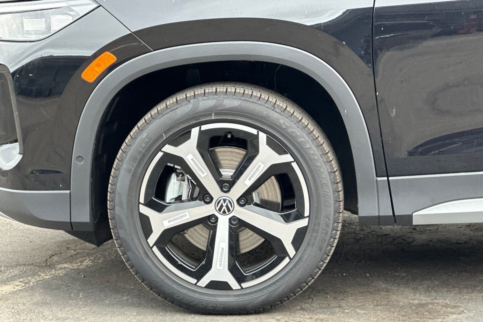 New 2026 Deep Black Pearl Volkswagen 2.0T SE image 25