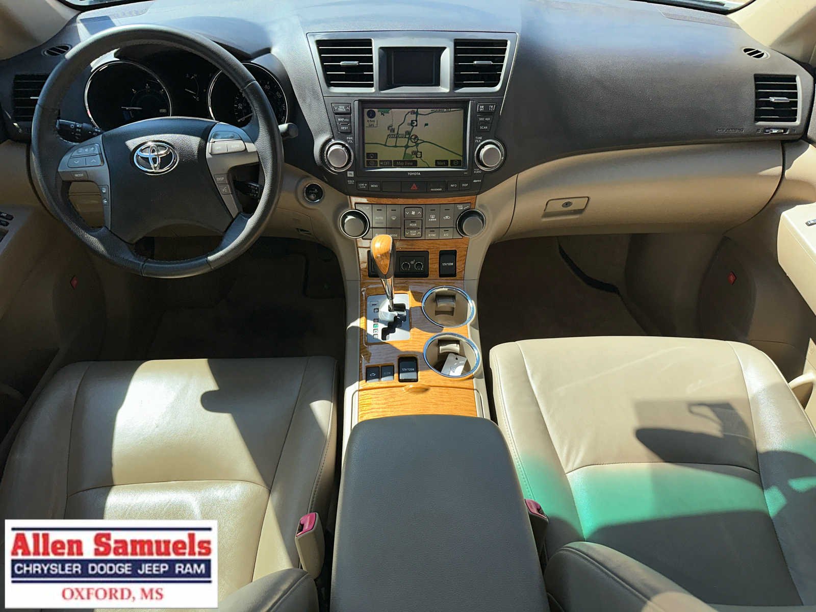 Used 2010 Blizzard Pearl Toyota Limited w/3rd Row image 19