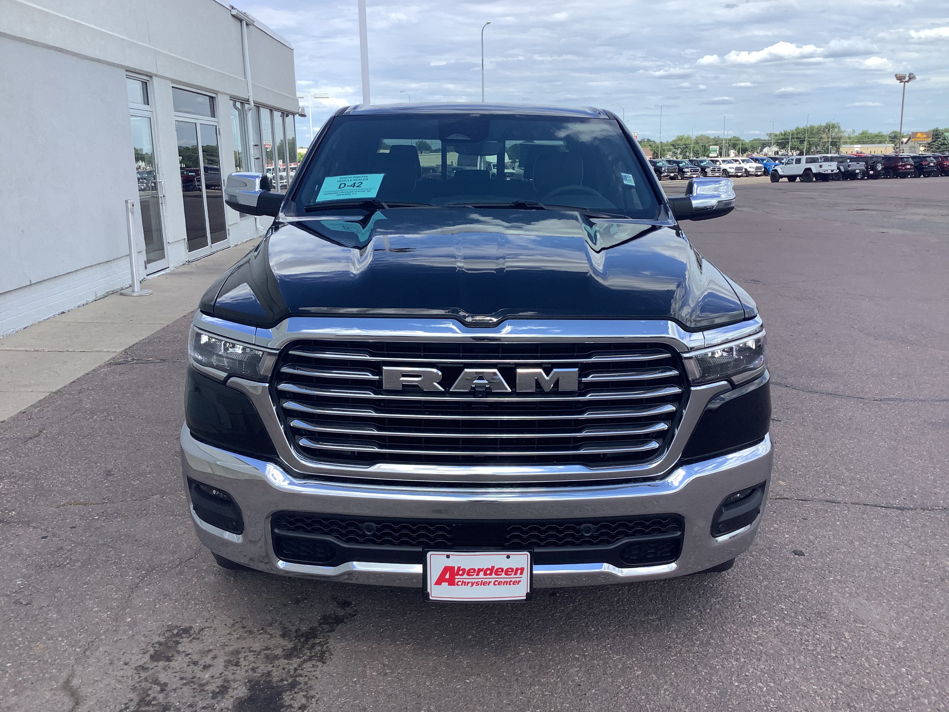 New 2026 Diamond Black Crystal Pearl-Coat Exterior Paint RAM Laramie image 3
