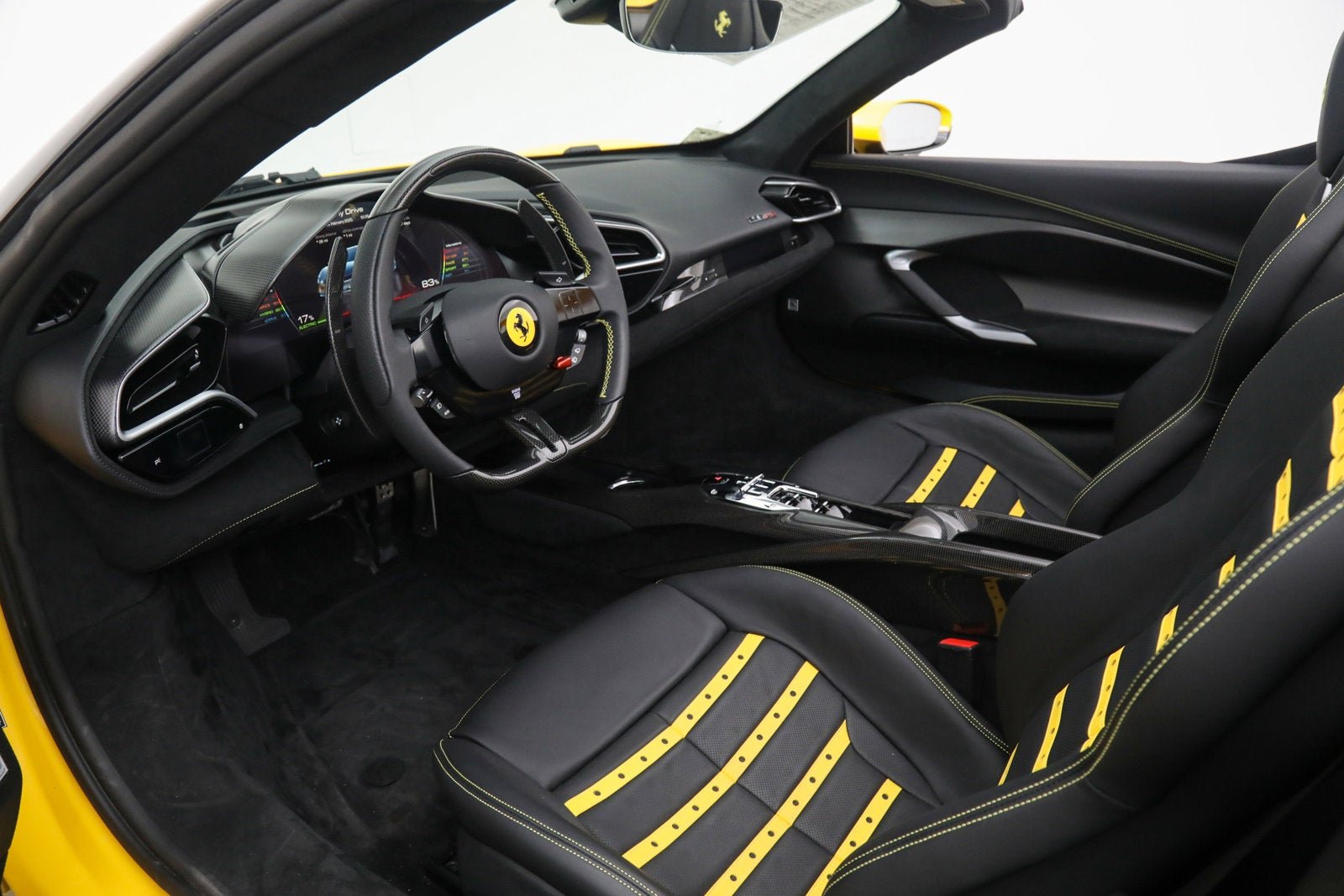 Used 2024 Giallo Modena Ferrari  image 2