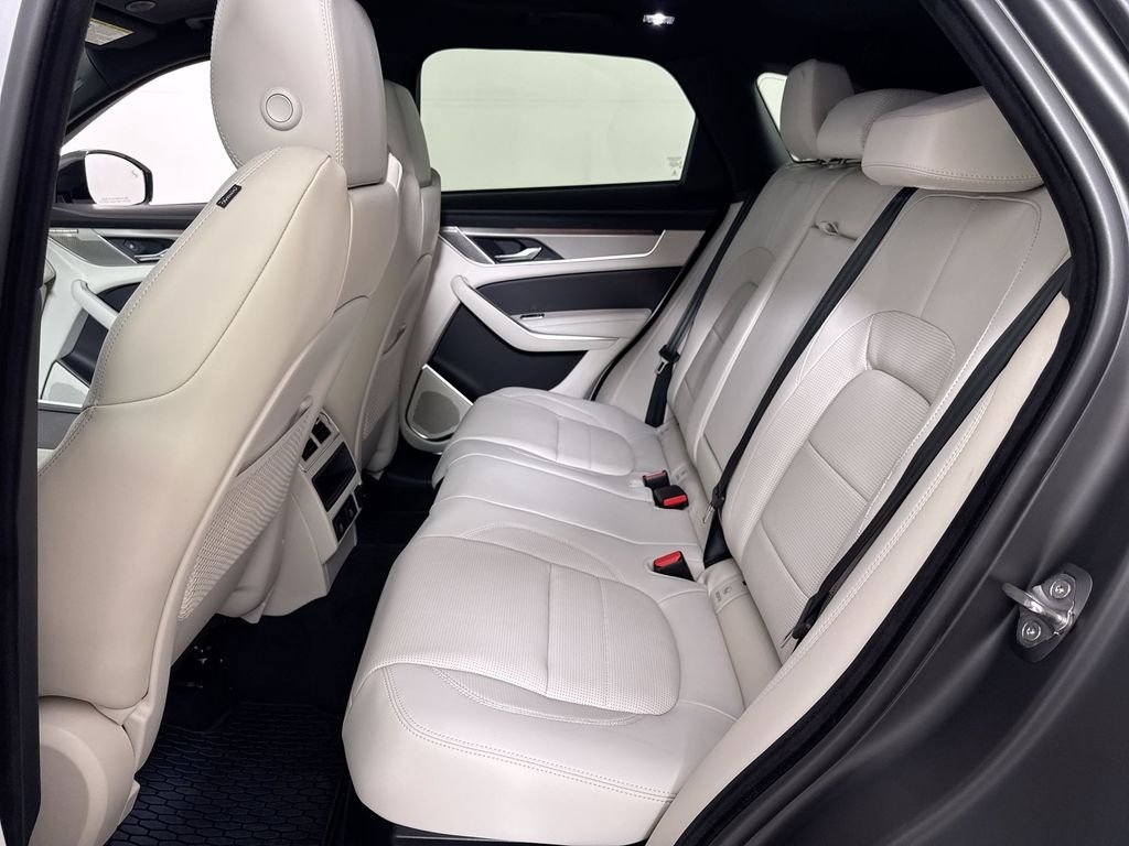2026 Jaguar F-Pace R-Dynamic S - Photo 21