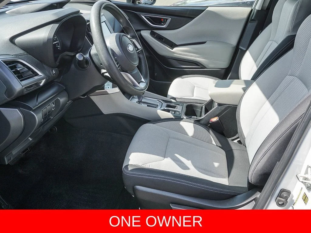 Used 2020 White Subaru Base image 17
