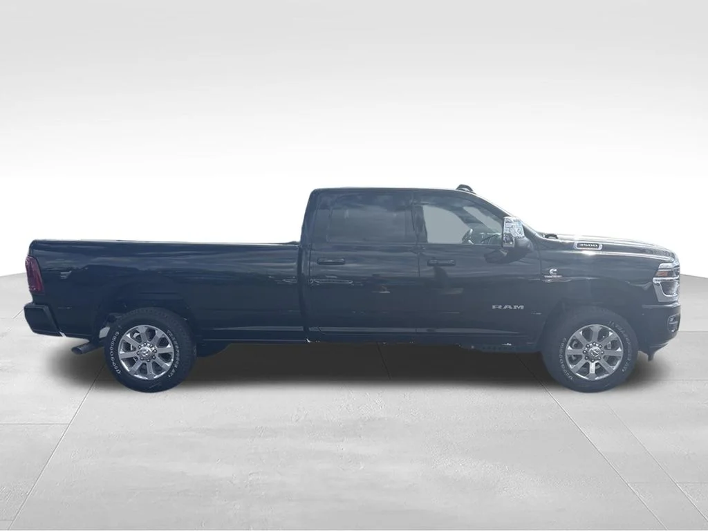 New 2026 Diamond Black Crystal Pearl-Coat Exterior Paint RAM LARAMIE image 2