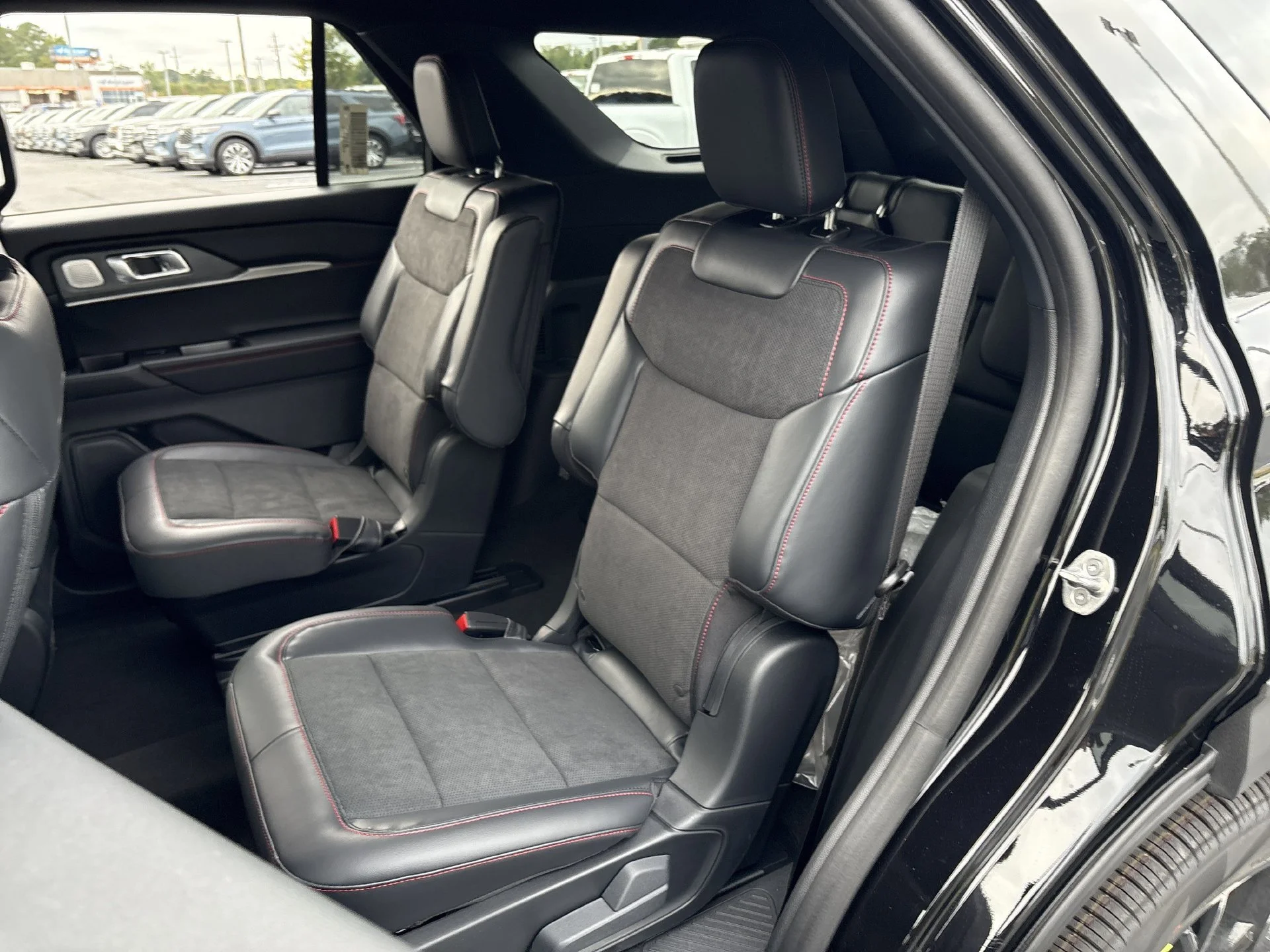 New 2027 Agate Black Metallic Ford ST image 19