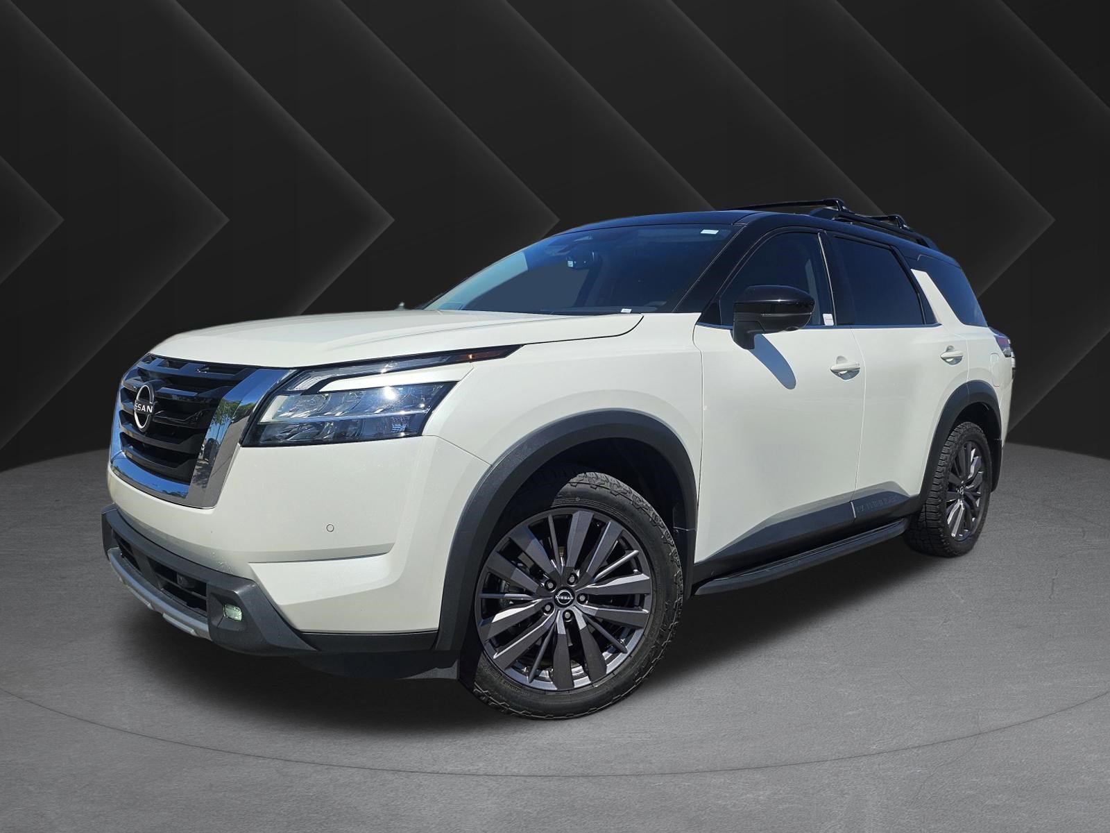 2022 Nissan Pathfinder SL 4WD's photo