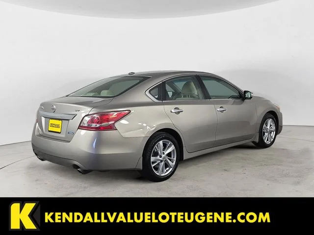 Used 2013 Beige Nissan 2.5 SV image 5