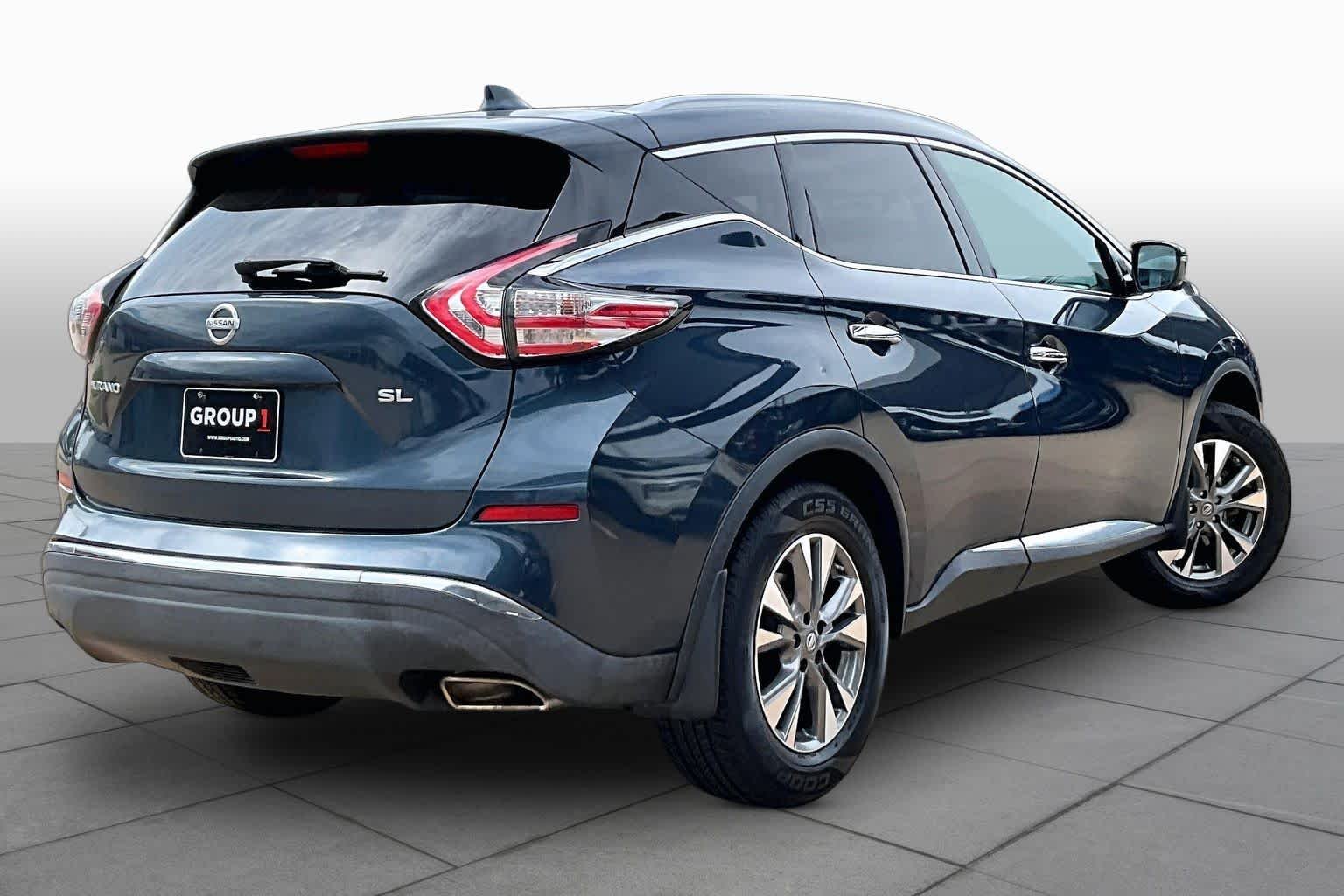 Used 2016 Arctic Blue Metallic Nissan SL image 13