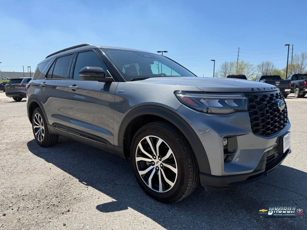 2025 Ford Explorer ST-LINE 4WD (PL535)'s photo