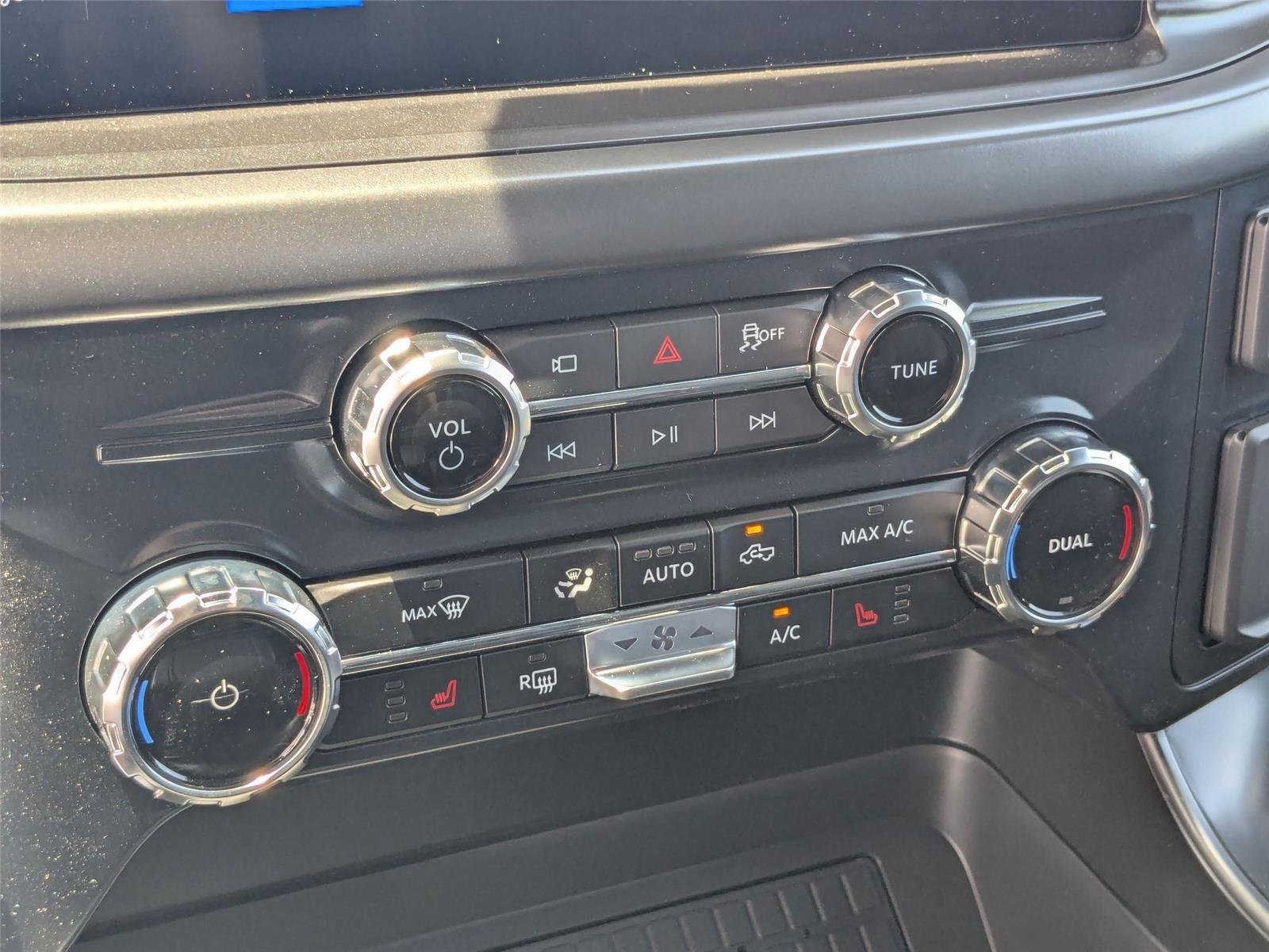 New 2026 Carbonized Gray Metallic Ford Tremor® image 23