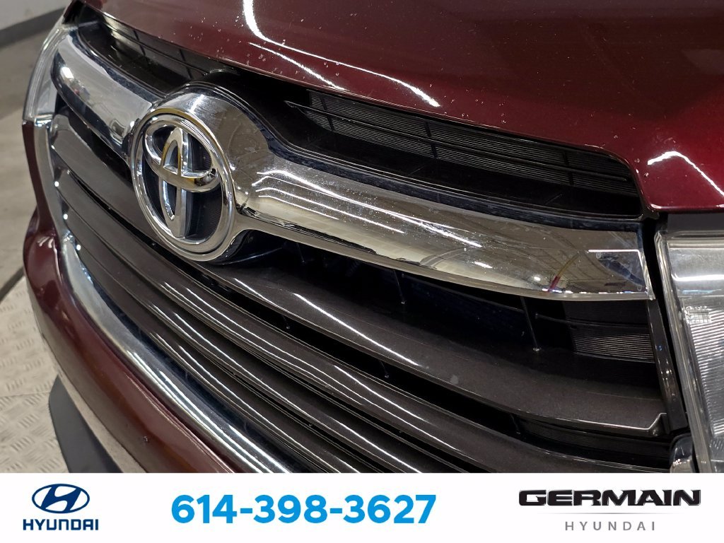 Used 2016 Red Toyota Limited image 14